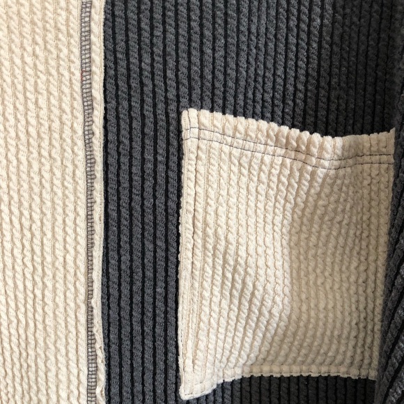 NWT GiGiO 1XL Color-block Top - Picture 6 of 7